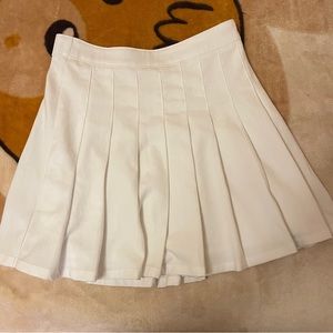 white pleated skirt